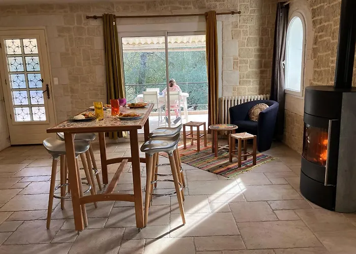 Avec Jacuzzi, Et Acces Prive A La Riviere